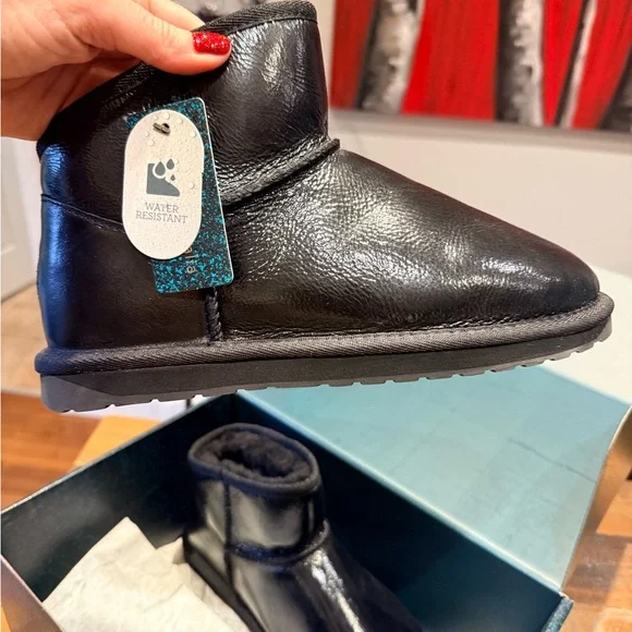 EMU Australia Aaron Glossy boots. New in box. Ladies size 8 - Picture 3 of 6